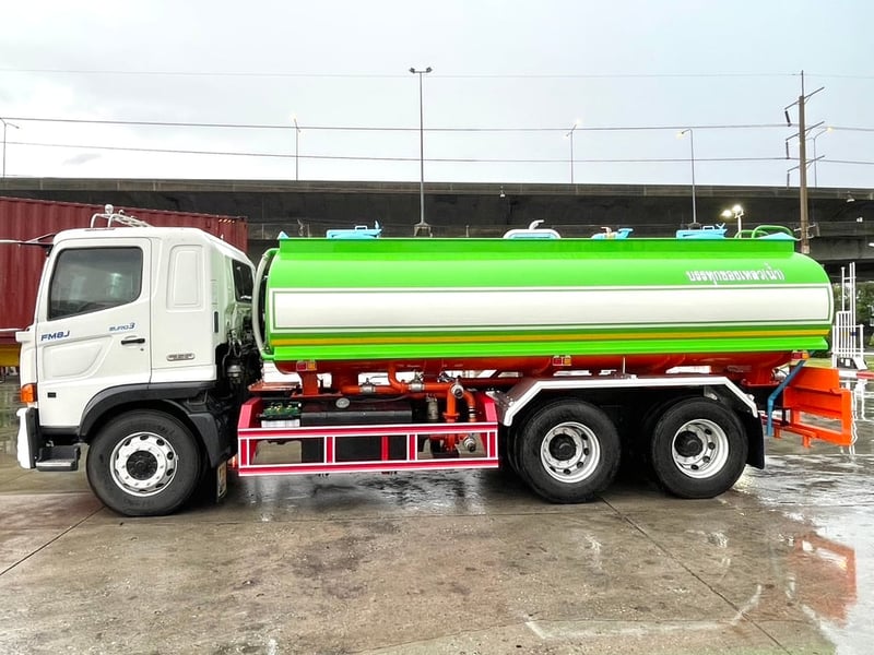 รถเเท๊งค์น้ำ ฮีโน่วิคเตอร์ 260 แรง 2 เพลาปี60 แท้งน้ำต่อใหม่ 15000 ลิตร ยางใหม่10 เส้น รถสวยพร้อมใช้