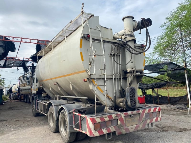 อีซูซุ FvZ 300 2 เพลาปี 60 เบ้า4 ช่อง เก็บสีให้ใหม่ทั้งคันคับ อีซูซุ FvZ 300 2 เพลาปี 60 เบ้า4 ช่อง เก็บสีให้ใหม่ทั้งคันคับ