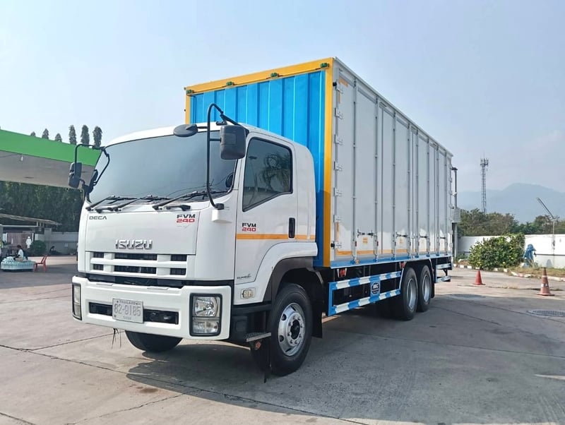  อีซูซุ Fvm240 ปี 57 ตุ้ต่อใหม่ วัดในยาว7.60 กว้างใน2.45 สุงใน 2.65 อุ่นBBCชลบุรี รถสวยพร้อมใช้ 