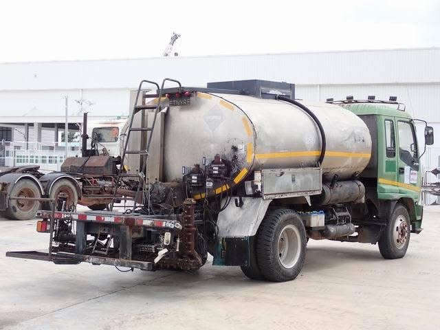 รถสเปร์ยยาง หกล้ออีซุFTR 200ปี50 สอบถามรายระเอียดดัยคับ Tel.0909758978ชายตู่