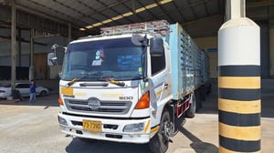 Hino เมกก้า 251ปี51 2เพลา แม่ลูกคอก พนัสไม่ดั้ม สอบถามดัยคับ