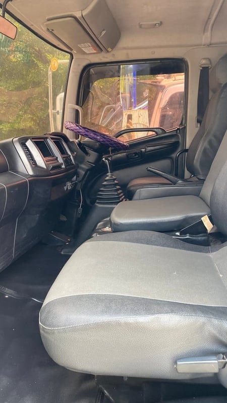 รถสิบล้อ เทเลอร์ท้ายลาด Hino FM8J 251 ปี56 ถาดขึ้นแบ็คโฮ 200 140 ได้  แยกขายหัวคัสซีได้ 