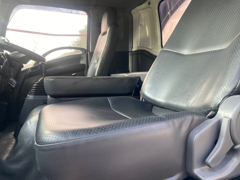  วัตถุไวไฟ อีซุ240ปี60 ถัง18,000 รถสวยเดิม สอบถามดัยคับ 