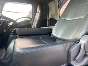  วัตถุไวไฟ อีซุ240ปี60 ถัง18,000 รถสวยเดิม สอบถามดัยคับ 