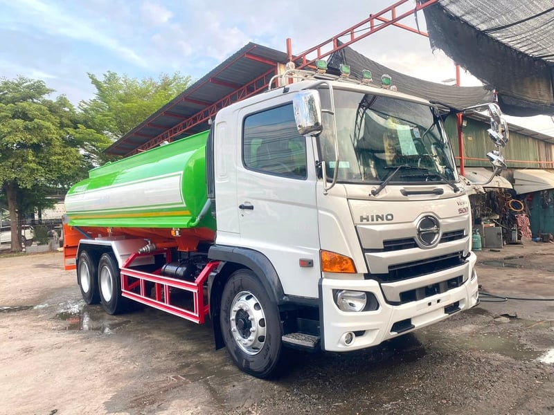 รถเเท๊งค์น้ำ ฮีโน่วิคเตอร์ 260 แรง 2 เพลาปี60 แท้งน้ำต่อใหม่ 15000 ลิตร ยางใหม่10 เส้น รถสวยพร้อมใช้