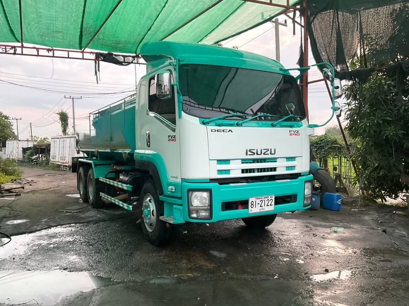 รถแท็งค์น้ำอีซูซุ FVZ 240 ปี 55  2เพลา ถัง 15,000ลิตร สอบถามรายระเอียดดัยคับ พร้อมทำสีใหม่ 