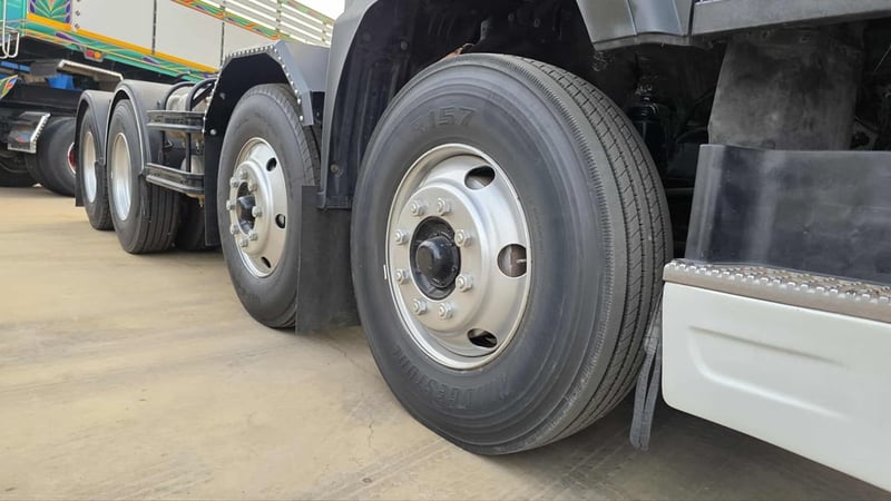 อีซูซุ GXZ 360ปี56  12ล้อ รถสวยเดิม สอบถามรายระเอียด