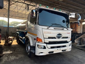 รถเเท๊งค์น้ำ ฮีโน่ FM8j 260ปี60 2เพลา ถังใหม่ 15,000 ลิตร รถพร้อมใช้สอบถามดัยคับ Tel.0909758978ชายตู่ รถเเท๊งค์น้ำ ฮีโน่ FM8j 260ปี60 2เพลา ถังใหม่ 15,000 ลิตร รถพร้อมใช้สอบถามดัยคับ Tel.0909758978ชายตู่