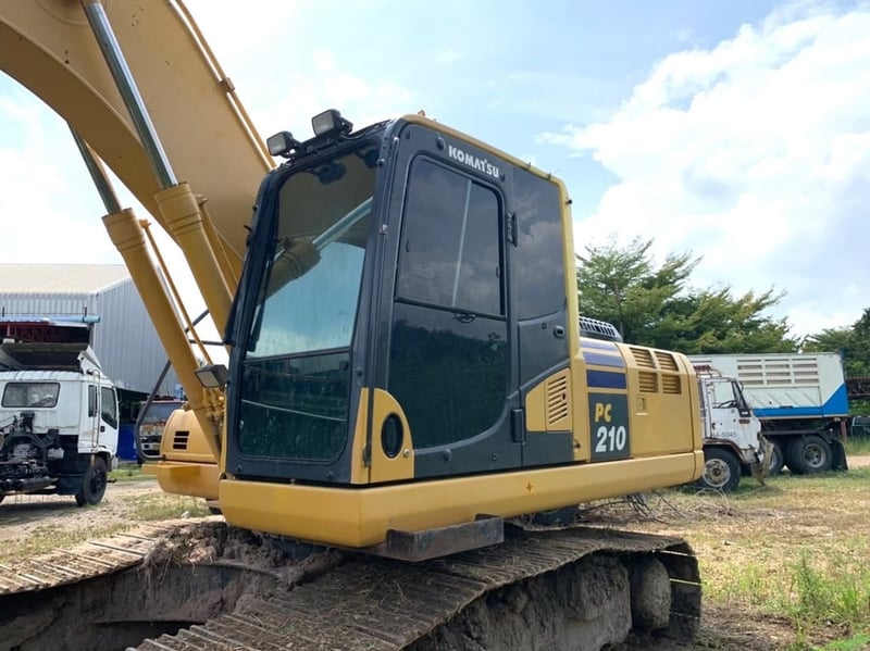 แบคโฮ KOMATSU PC 210 รถสวยเดิมบาง เอกสารเล่มทะเบียน แบคโฮ KOMATSU PC 210 รถสวยเดิมบาง เอกสารเล่มทะเบียน