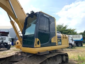 แบคโฮ KOMATSU PC 210 รถสวยเดิมบาง เอกสารเล่มทะเบียน แบคโฮ KOMATSU PC 210 รถสวยเดิมบาง เอกสารเล่มทะเบียน