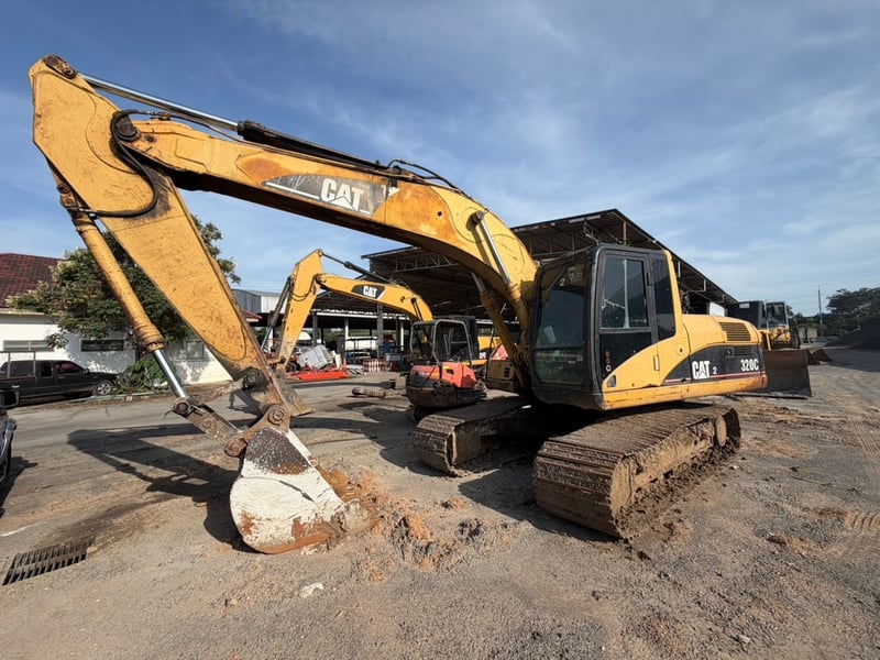 รถแบคโฮ CAT 320C สภาพพร้อมใช้งาน ทะเบียนพร้อมสอบถามดัยคับ