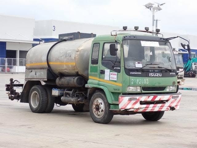 รถสเปร์ยยาง หกล้ออีซุFTR 200ปี50 สอบถามรายระเอียดดัยคับ Tel.0909758978ชายตู่