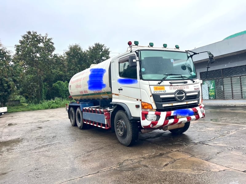 Hino FM8j 260ปี60 2เพลา จะยกจะเเยกหัวเเชตซี สอบถามดัยคับ 