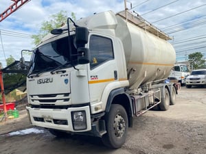 อีซูซุ FvZ 300 2 เพลาปี 60 เบ้า4 ช่อง เก็บสีให้ใหม่ทั้งคันคับ อีซูซุ FvZ 300 2 เพลาปี 60 เบ้า4 ช่อง เก็บสีให้ใหม่ทั้งคันคับ