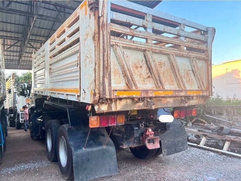 สิบล้อดั้ม ฮีโน่FM1A 344 ปี 62 รถเดิมๆ ดั้มกะบะสามมิตร มีระบบลาก ไมล์2แสนกว่า ไมล์แท้เช็คศูนย์ได้คับ เครื่องดี ครีชซีสวย ยางเต็ม พร้อมใช้งาน 