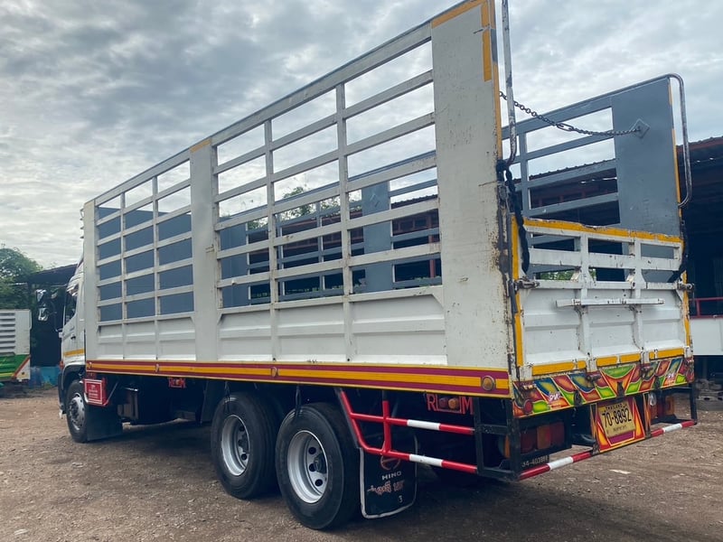 ฮีโน่ วิคเตอร์ 240 แรง สิบล้อ เพลาเดียว (เดิมถุงลม แปลงเป็นเเหนบแล้ว) ยาว 7.8 เมตร ปี 62