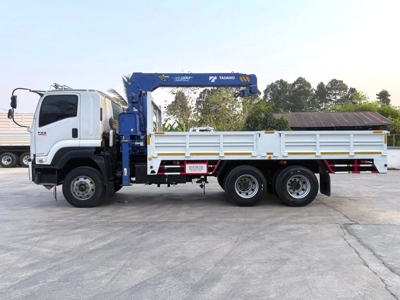 อีซูซุ FXZ 360ปี56 ติดเครนทาดาโน่ ZT500(504) เครน5ตัน4ปลอก กระบะยาว6เมตร(ของใหม่) ยางใหม่10เส้น 