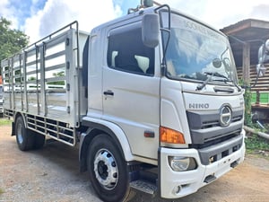หกล้อ Hino วิคเตอร์ 240 แรงปี 62 กระบะสแตนเลส ยาว 5.60 เมตร หัวเดิมบาง เครื่องดีคัสซีสวย ยางเต็ม สภาพสวยพร้อมใช้งานราคาเบาๆ สนใจติดต่อโทร 0909758978ชายตู่