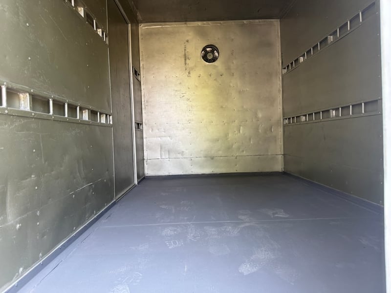 ISUZU NLR รถบรรทุก 4ล้อ ตู้แห้ง ปี2015