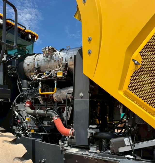 ขายรถตักล้อยาง KOMATSU WA470-10 ปี 2022 นำเข้าจากญี่ปุ่น พร้อมใช้ มีVDOการทำงานครับ