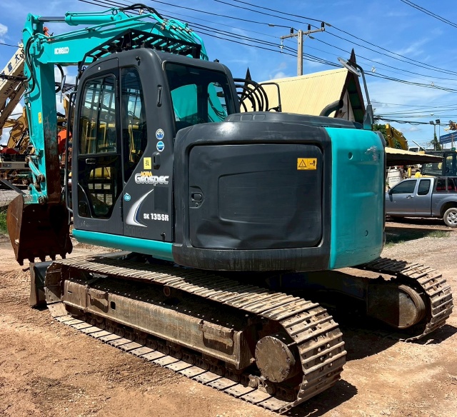 ขายรถขุด KOBELCO SK135SR-2 ปี 2013 นำเข้าจากญี่ปุ่น พร้อมใช้ มีVDOการทำงานครับ