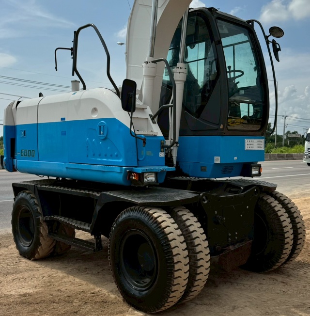 ขายรถขุด HITACHI ZX140W-3 ปี 2012 หัวคีบ นำเข้าจากญี่ปุ่น พร้อมใช้ มีVDOการทำงานครับ ขายรถขุด HITACHI ZX140W-3 ปี 2012 หัวคีบ นำเข้าจากญี่ปุ่น พร้อมใช้ มีVDOการทำงานครับ