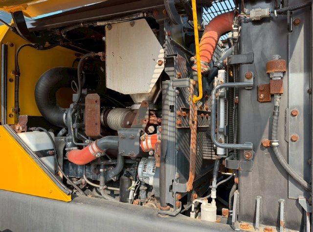 ขายรถตักล้อยาง KOMATSU WA320-7 ปี 2016 นำเข้าจากญี่ปุ่น พร้อมใช้ มีVDOการทำงานครับ