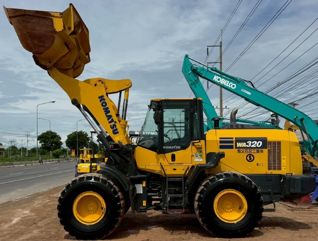 ขายรถตักล้อยาง KOMATSU WA320-8 ปี 2020 นำเข้าจากญี่ปุ่น พร้อมใช้ มีVDOการทำงานครับ