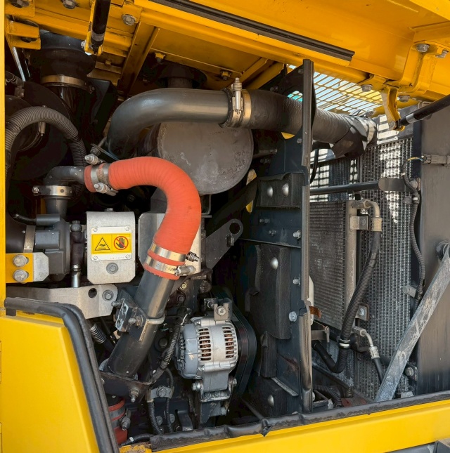 ขายรถตักล้อยาง KOMATSU WA150-6 ปี 2012 นำเข้าจากญี่ปุ่น พร้อมใช้ มีVDOการทำงานครับ