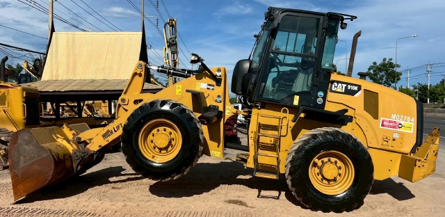 ขายรถตักล้อยาง CAT 910K ปี 2015 แขนยาวพิเศษ พร้อมใช้ มีVDOการทำงานครับ ขายรถตักล้อยาง CAT 910K ปี 2015 แขนยาวพิเศษ พร้อมใช้ มีVDOการทำงานครับ