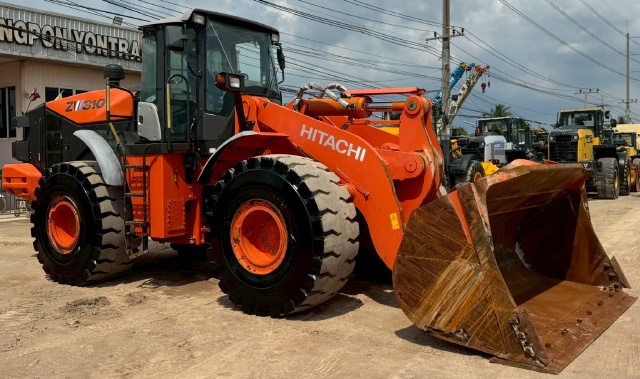 ขายรถตักล้อยาง HITACHI ZW310-5B ปี 2016 นำเข้าจากญี่ปุ่น พร้อมใช้ มีVDOการทำงานครับ ขายรถตักล้อยาง HITACHI ZW310-5B ปี 2016 นำเข้าจากญี่ปุ่น พร้อมใช้ มีVDOการทำงานครับ
