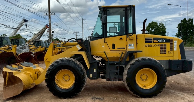 ขายรถตักล้อยาง KOMATSU WA150-5 พร้อมใช้ มีVDOการทำงานครับ ขายรถตักล้อยาง KOMATSU WA150-5 พร้อมใช้ มีVDOการทำงานครับ