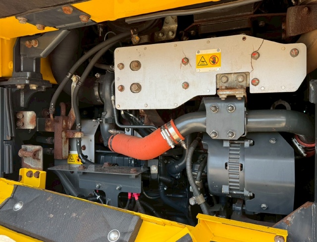 ขายรถตักล้อยาง KOMATSU WA380-8 ปี 2018 นำเข้าจากญี่ปุ่น พร้อมใช้ มีVDOการทำงานครับ
