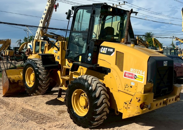 ขายรถตักล้อยาง CAT 910K ปี 2015 แขนยาวพิเศษ พร้อมใช้ มีVDOการทำงานครับ