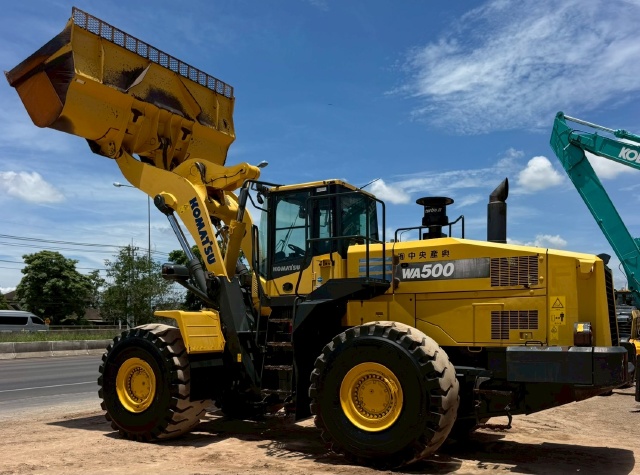 ขายรถตักล้อยาง KOMATSU WA500-7 ปี 2014 นำเข้าจากญี่ปุ่น พร้อมใช้ มีVDOการทำงานครับ