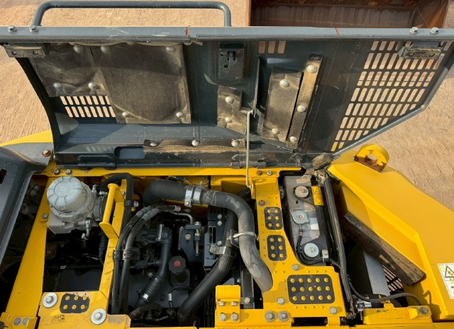 ขายรถขุด KOMATSU PC228US-10 ปี 2015 นำเข้าจากญี่ปุ่น พร้อมใช้ มีVDOการทำงานครับ