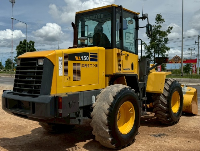 ขายรถตักล้อยาง KOMATSU WA150-5 พร้อมใช้ มีVDOการทำงานครับ ขายรถตักล้อยาง KOMATSU WA150-5 พร้อมใช้ มีVDOการทำงานครับ