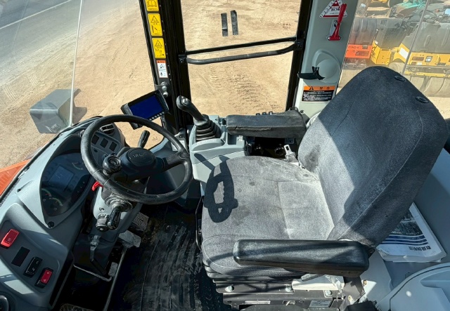 ขายรถตักล้อยาง HITACHI ZW140-6 ปี 2020 นำเข้าจากญี่ปุ่น พร้อมใช้ มีVDOการทำงานครับ