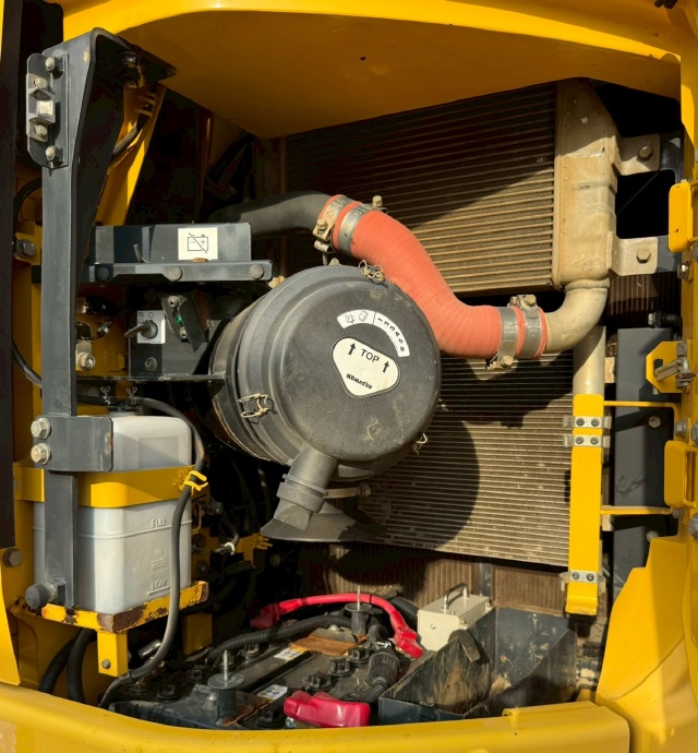 ขายรถขุด KOMATSU PC228US-10 ปี 2015 นำเข้าจากญี่ปุ่น พร้อมใช้ มีVDOการทำงานครับ