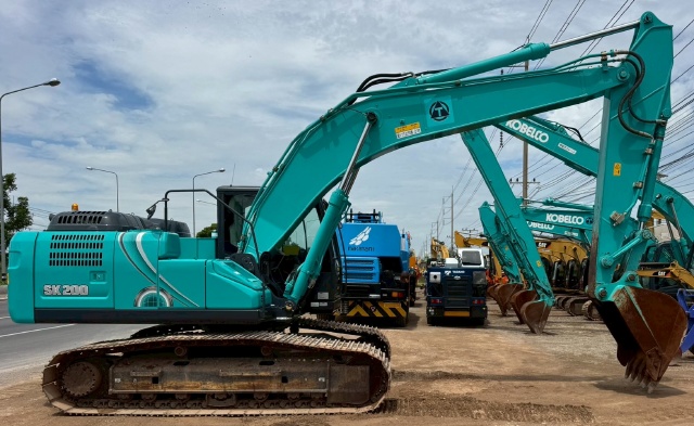 ขายรถขุด KOBELCO SK200 MARK 10 ปี 2020 นำเข้าจากญี่ปุ่น พร้อมใช้ มีVDOการทำงานครับ ขายรถขุด KOBELCO SK200 MARK 10 ปี 2020 นำเข้าจากญี่ปุ่น พร้อมใช้ มีVDOการทำงานครับ