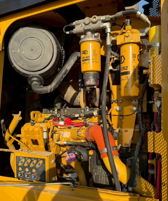 ขายรถเกรด CAT 140M ปี 2010 นำเข้าจากอเมริกาพร้อมใช้ มีVDOการทำงานครับ