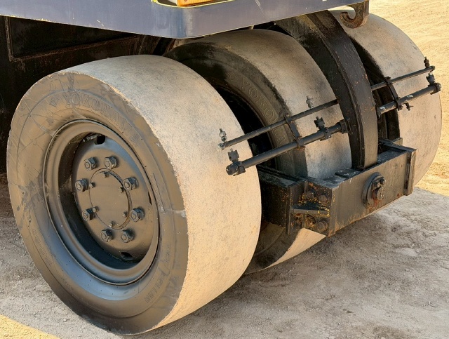 ขายรถบด HITACHI RT200W-C นำเข้าจากญี่ปุ่น พร้อมใช้ มีVDOการทำงานครับ