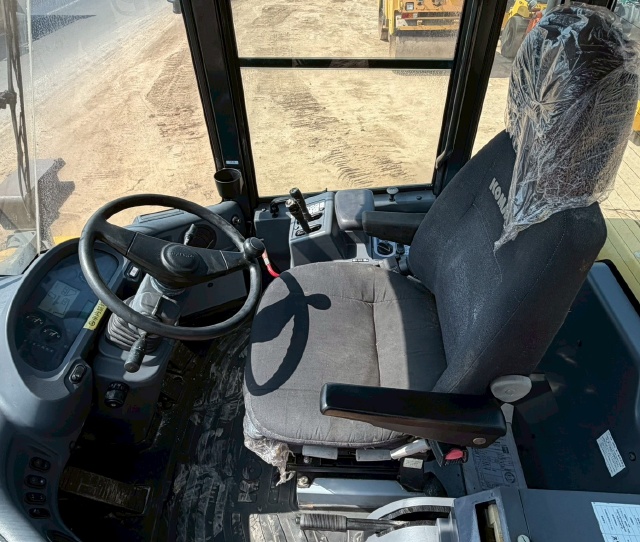 ขายรถตักล้อยาง KOMATSU WA150-6 ปี 2012 นำเข้าจากญี่ปุ่น พร้อมใช้ มีVDOการทำงานครับ ขายรถตักล้อยาง KOMATSU WA150-6 ปี 2012 นำเข้าจากญี่ปุ่น พร้อมใช้ มีVDOการทำงานครับ