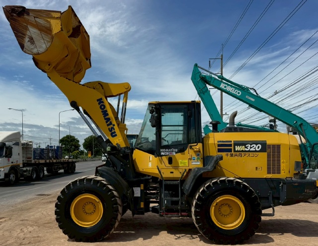 ขายรถตักล้อยาง KOMATSU WA320-8 ปี 2019 พร้อมใช้ มีVDOการทำงานครับ