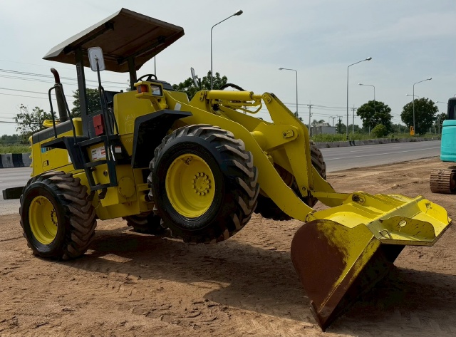 ขายรถตักล้อยาง KOMATSU WA200-3 นำเข้าจากญี่ปุ่น พร้อมใช้ มีVDOการทำงานครับ