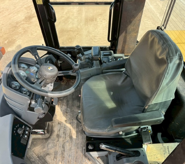 ขายรถตักล้อยาง CAT 924G แขนยาวพิเศษ นำเข้าจากญี่ปุ่น พร้อมใช้ มีVDOการทำงานครับ