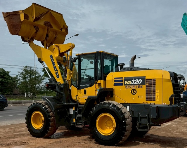 ขายรถตักล้อยาง KOMATSU WA320-8 ปี 2020 นำเข้าจากญี่ปุ่น พร้อมใช้ มีVDOการทำงานครับ
