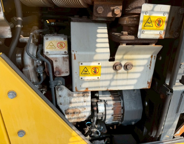 ขายรถตักล้อยาง KOMATSU WA100-8 ปี 2018 นำเข้าจากญี่ปุ่น พร้อมใช้ มีVDOการทำงานครับ