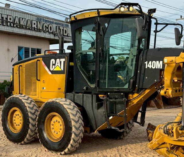 ขายรถเกรด CAT 140M ปี 2010 พร้อมใช้ มีVDOการทำงานครับ