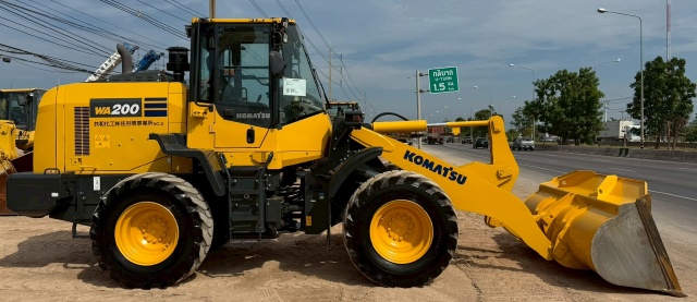 ขายรถตักล้อยาง KOMATSU WA200-8 ปี 2020 แขนยาวพิเศษ นำเข้าจากญี่ปุ่น พร้อมใช้ มีVDOการทำงานครับ ขายรถตักล้อยาง KOMATSU WA200-8 ปี 2020 แขนยาวพิเศษ นำเข้าจากญี่ปุ่น พร้อมใช้ มีVDOการทำงานครับ